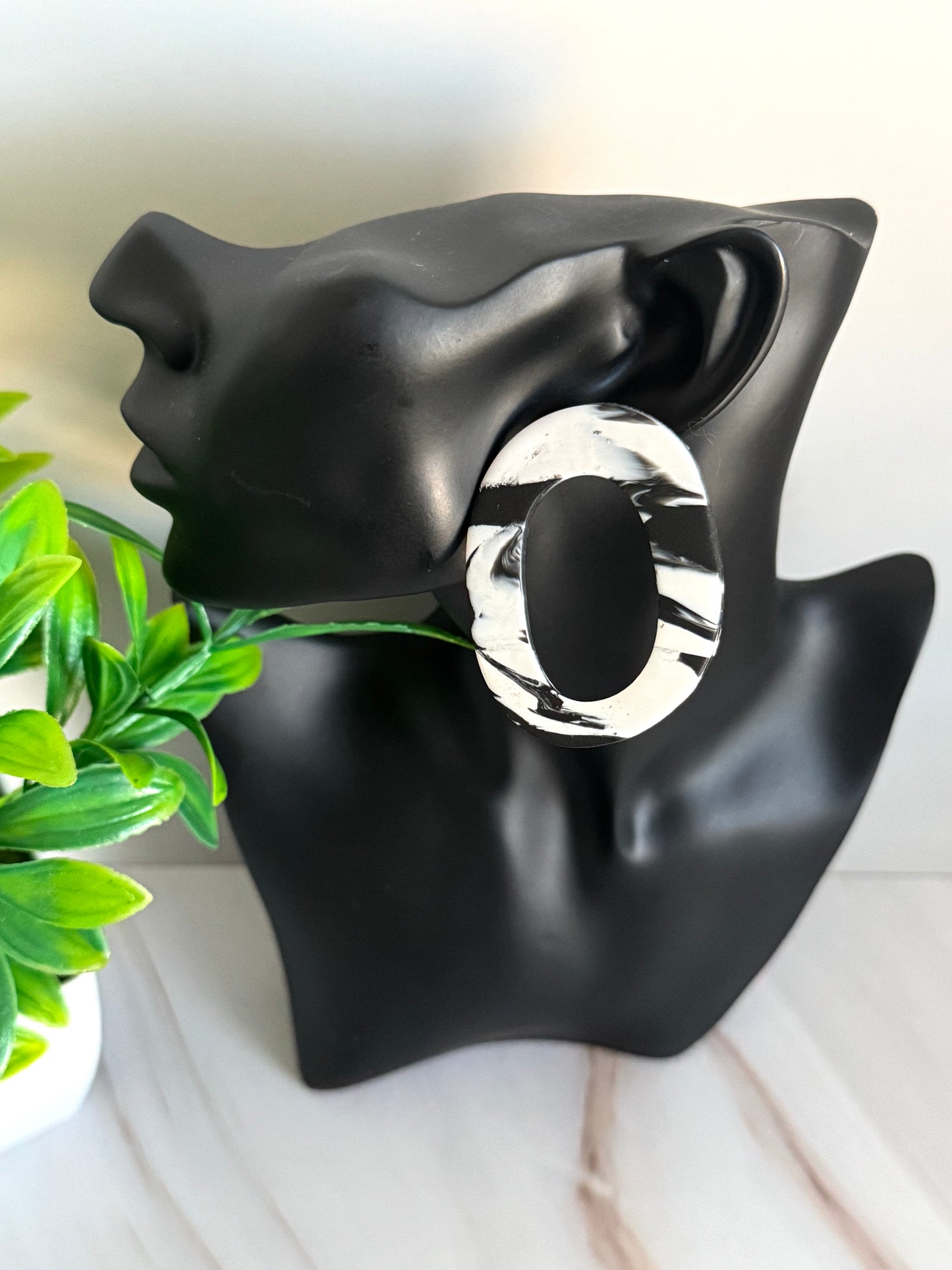 Full Circle Stud (Multiple Colors)