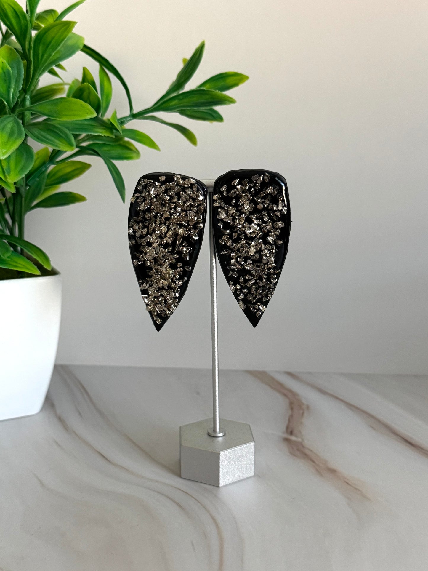 Bedazzle Dagger (3 Colors)